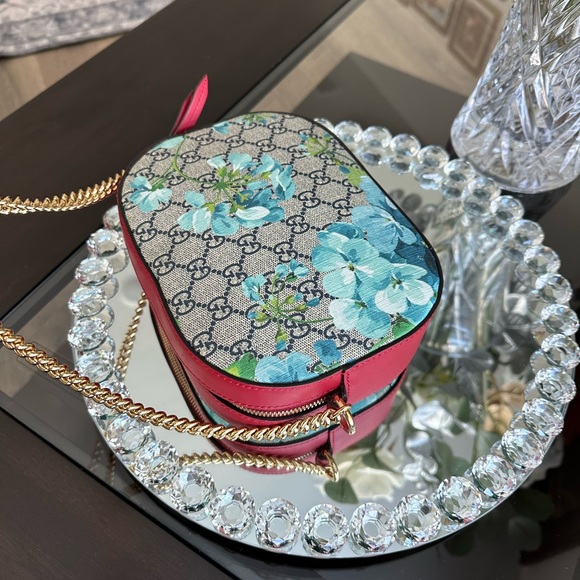 Authentic Gucci crossbody - Picture 11 of 16